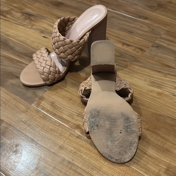 Women's Tan Woven Sandals - Picture 3 of 5